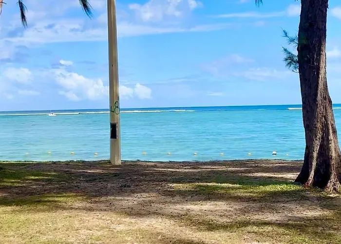 3 Bedroom Beachside Apartment - 30 Secs From Beach