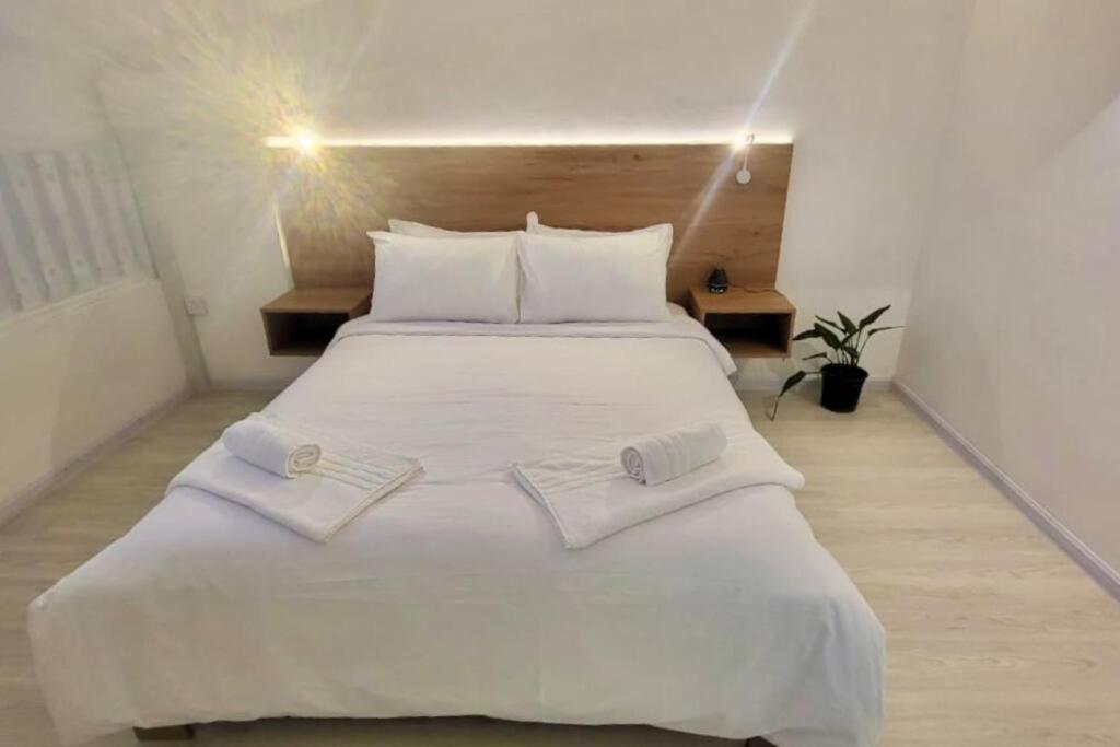 3 Bedroom Beachside - 30 Secs From Apartment *